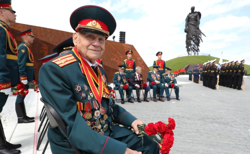 Владимир Путин и Александр Лукашенко открыли Ржевский мемориал Советскому солдату