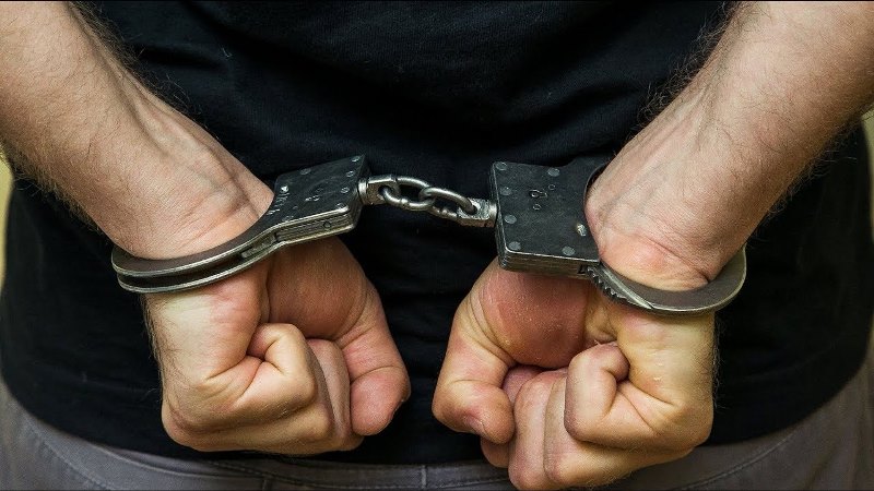 Житель Твери, угрожавший представителю власти, арестован