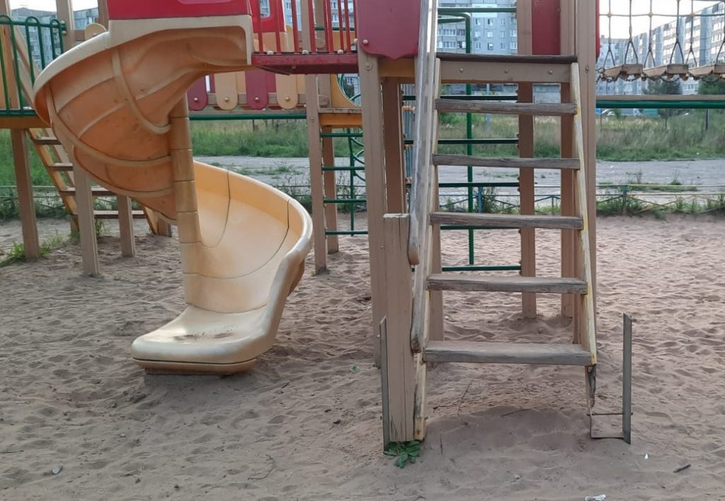 Вопрос от «Каравана»: удовлетворены ли жители Твери состоянием детских площадок во дворе?