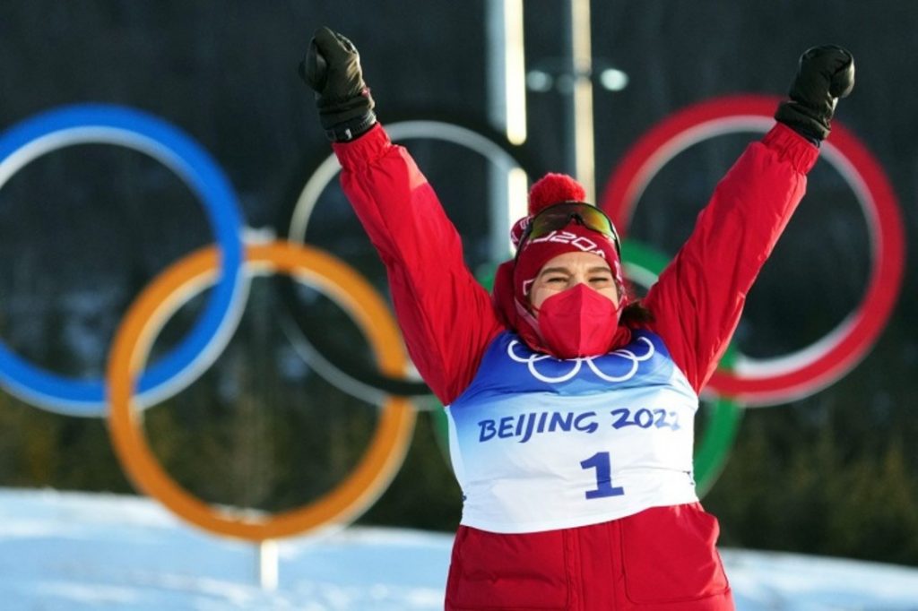 С первой медалью Олимпиады-2022 Наталью Непряеву поздравил тверской губернатор