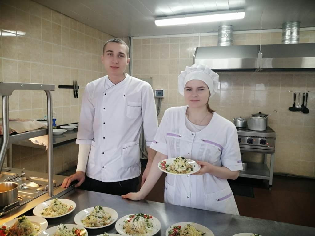 Студенты Торопецкого колледжа накормят сотрудников компании «Феликс»