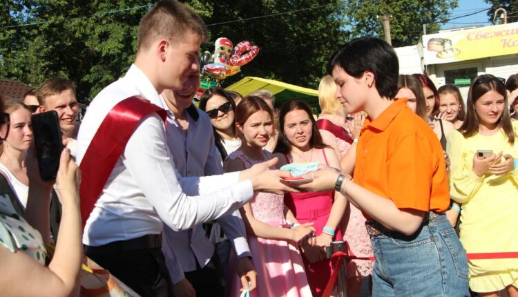 Праздник для выпускников «Под парусом Петра» прошел в Тверской области