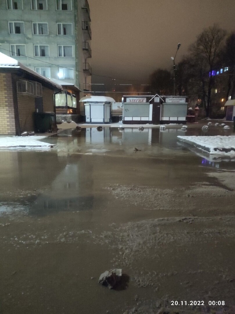 В Тверской области затопило улицу, но никто не захотел решать эту проблему