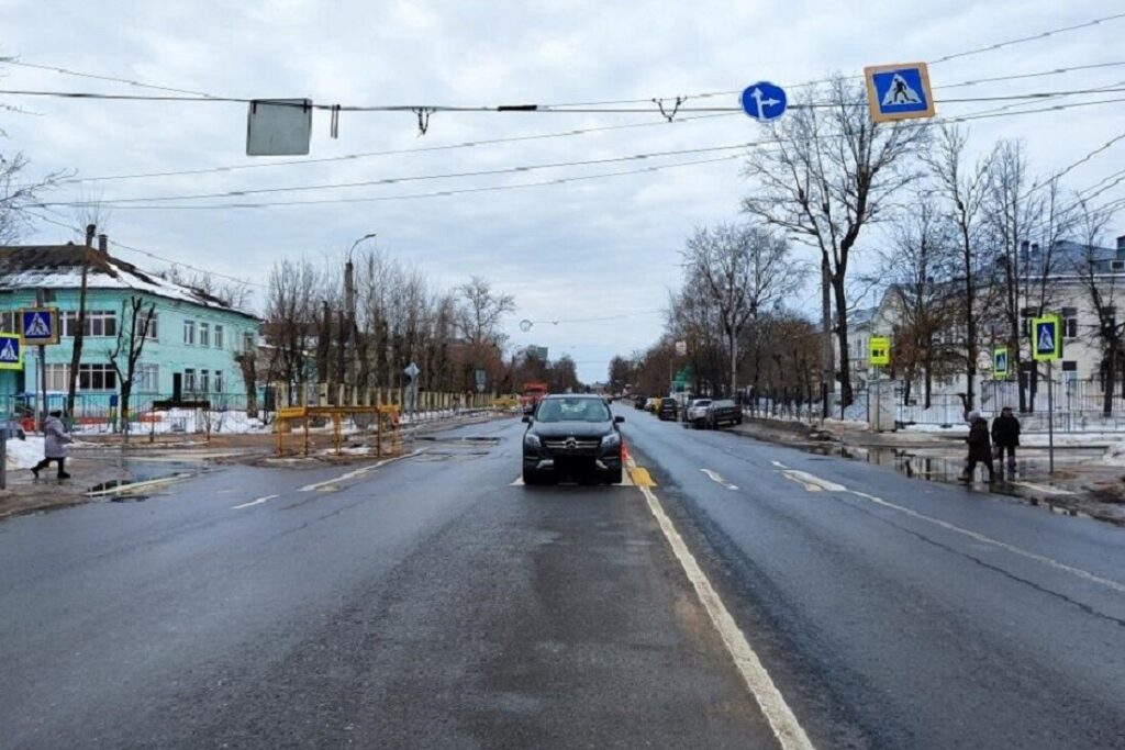 Мерседес сбил пешехода