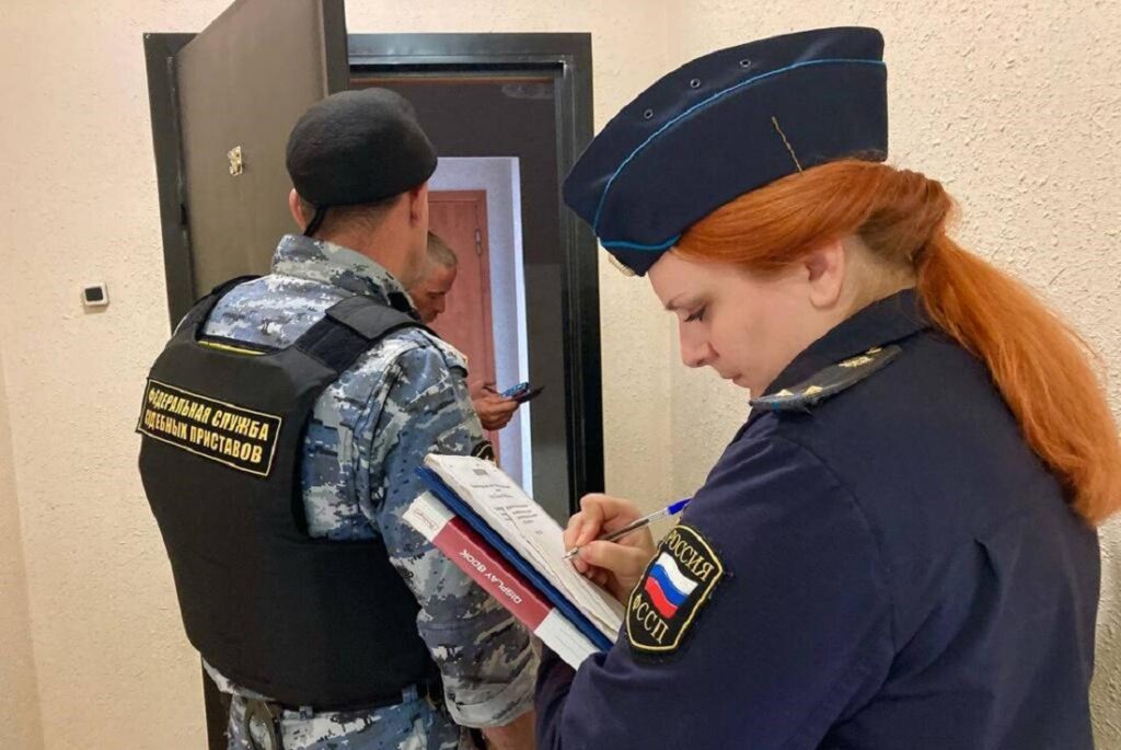 В Твери судебные приставы заставили должника по алиментам устроиться на работу