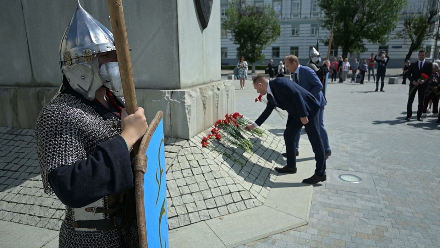 Картинка возложение цветов