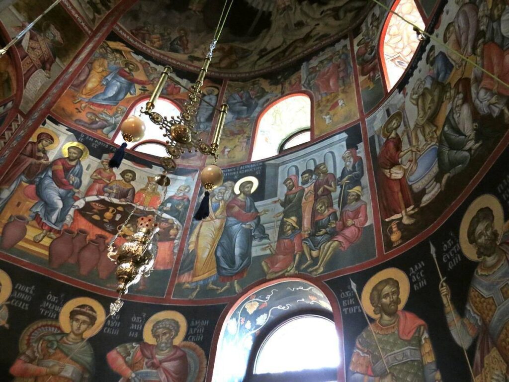 В монастыре под Тверью реставрируют фрески